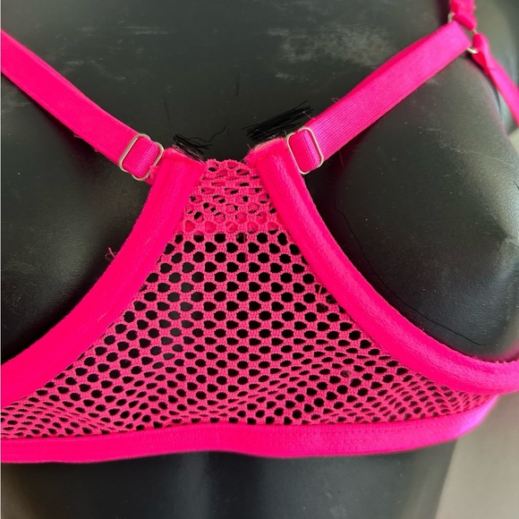 Hot Pink mesh banded, open bra, and panty set NWOT. - Picture 5 of 8